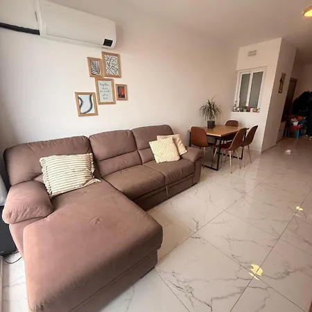Cozy 1 Bedroom In Pieta